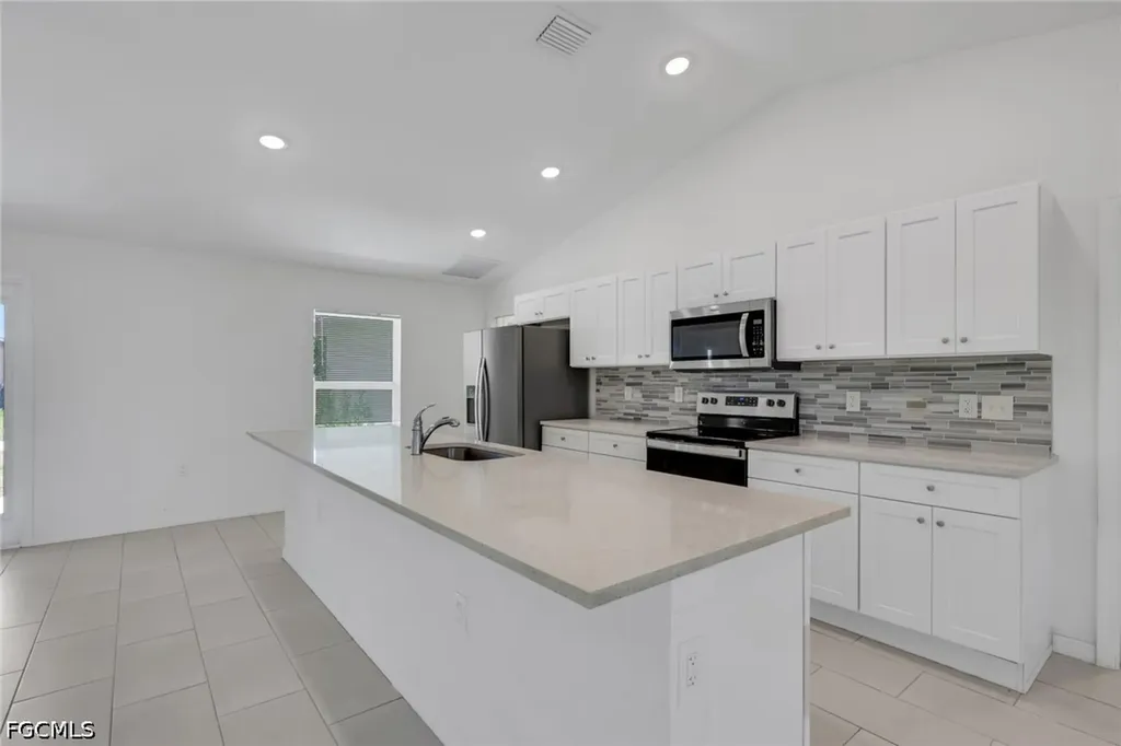 2619 NE 4th Avenue Cape Coral FL 33909