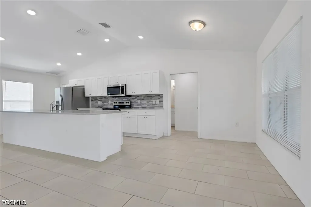 2619 NE 4th Avenue Cape Coral FL 33909