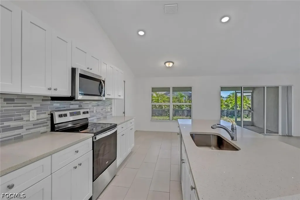 2619 NE 4th Avenue Cape Coral FL 33909