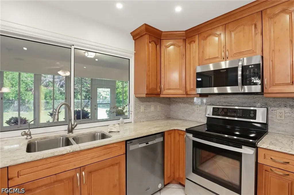 12878 Iona Road Fort Myers FL 33908
