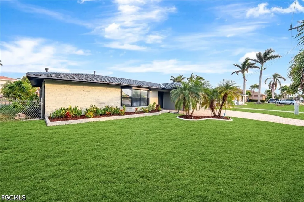 5103 Pelican Boulevard Cape Coral FL 33914