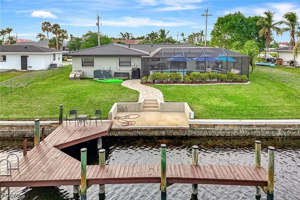5103 Pelican Boulevard Cape Coral FL 33914