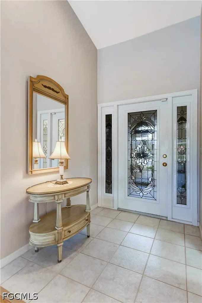 372 Fox Den Circle Naples FL 34104