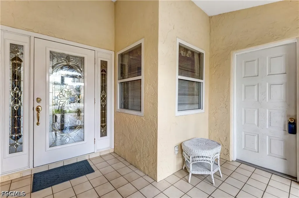 372 Fox Den Circle Naples FL 34104