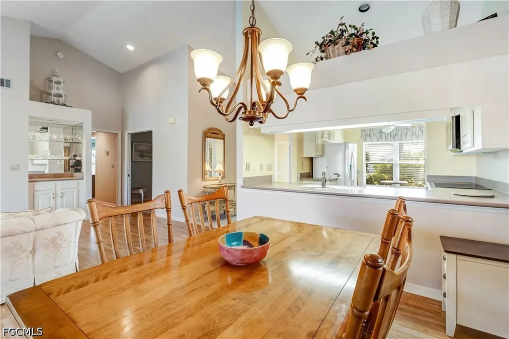 372 Fox Den Circle Naples FL 34104