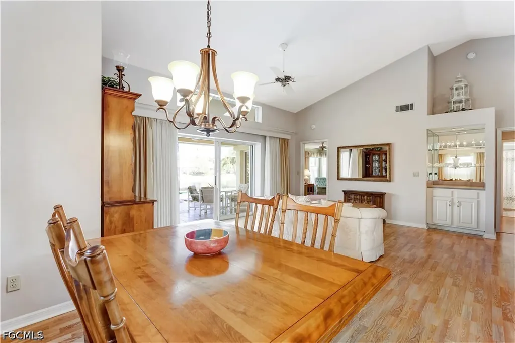 372 Fox Den Circle Naples FL 34104