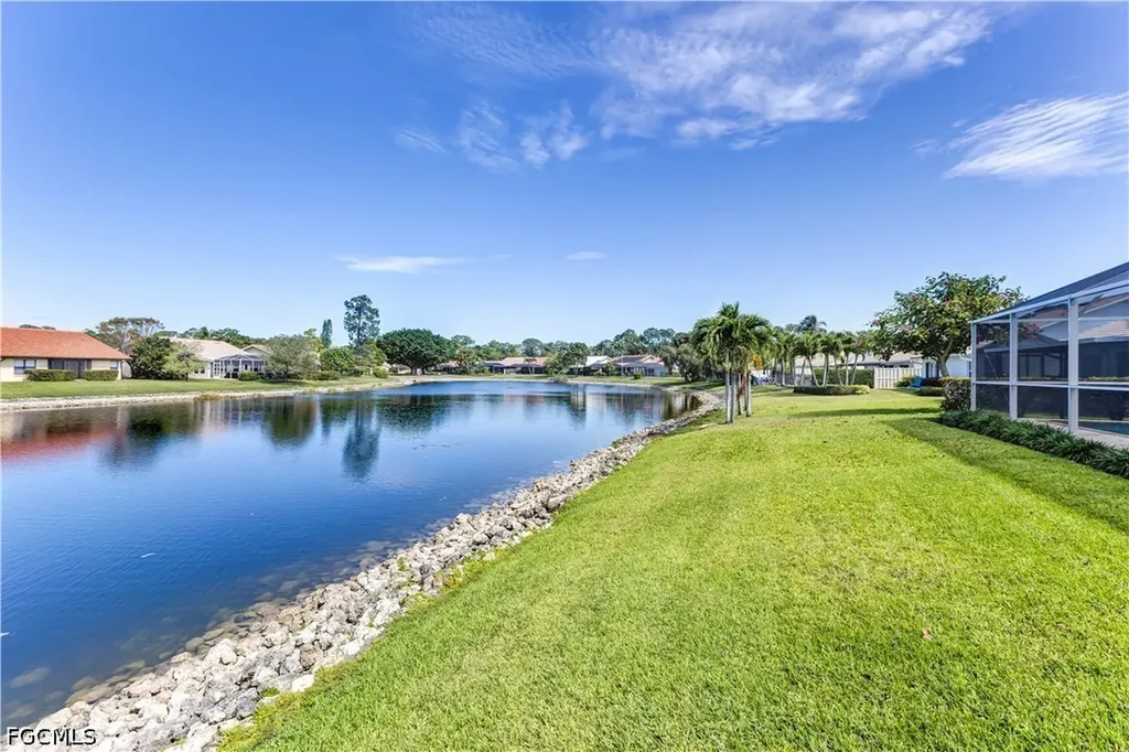 372 Fox Den Circle Naples FL 34104