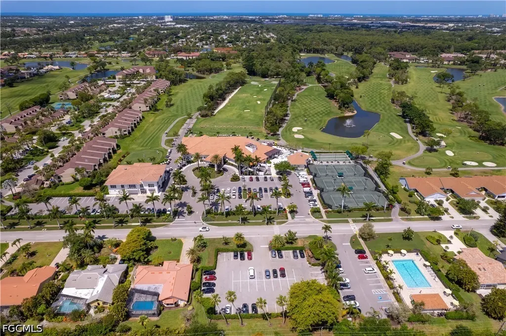 372 Fox Den Circle Naples FL 34104