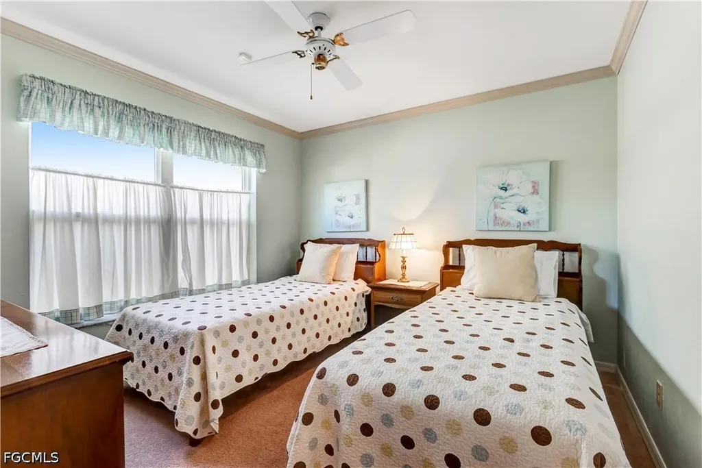 372 Fox Den Circle Naples FL 34104