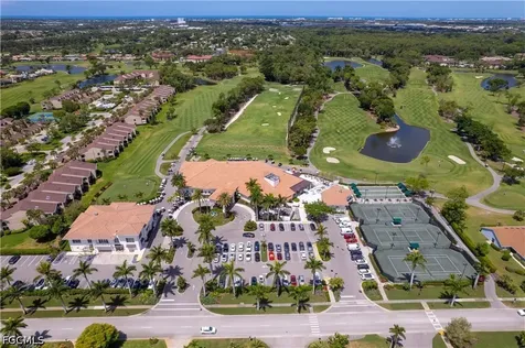 372 Fox Den Circle Naples FL 34104