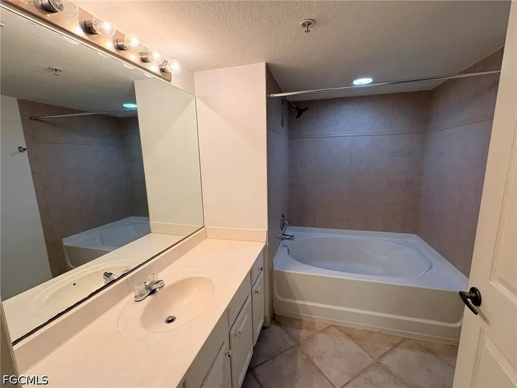 4113 Residence Drive Fort Myers FL 33901