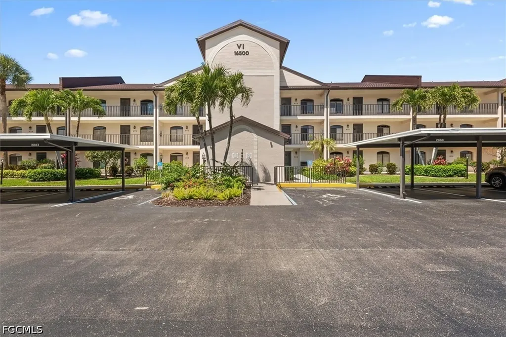 Fort Myers FL, 16500 Kelly Cove Drive, Unit 2870