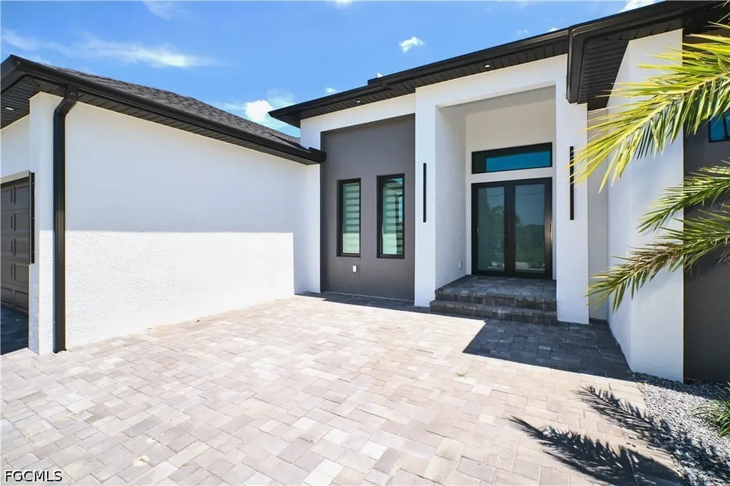2717 SW 22nd Avenue Cape Coral FL 33914