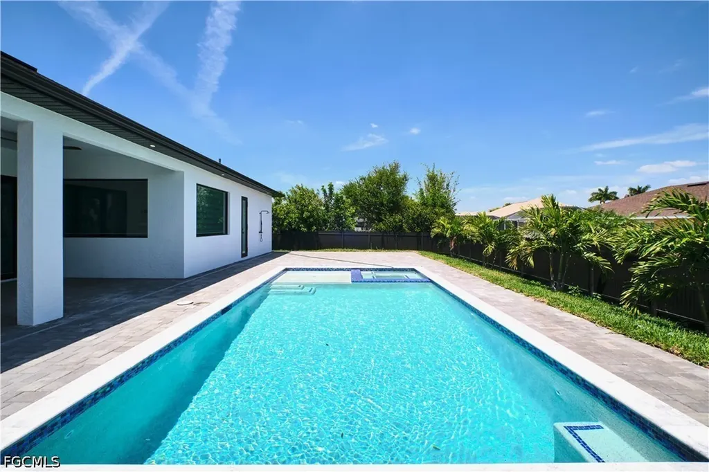 2717 SW 22nd Avenue Cape Coral FL 33914