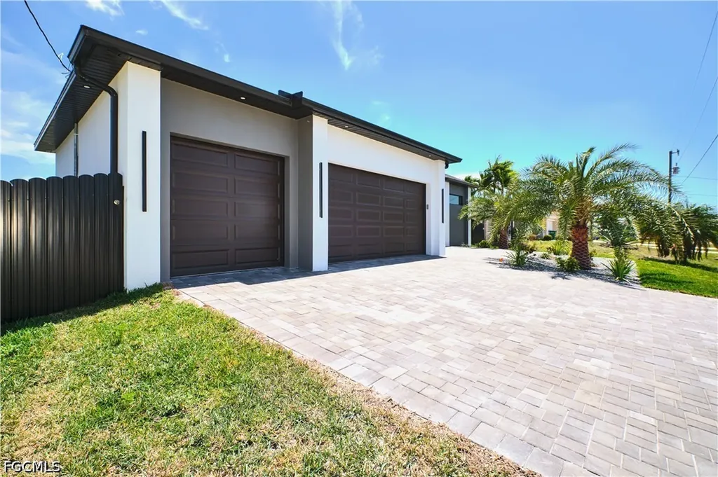 2717 SW 22nd Avenue Cape Coral FL 33914