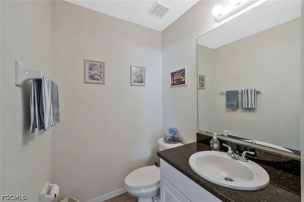 2217 NE 1st Place Cape Coral FL 33909