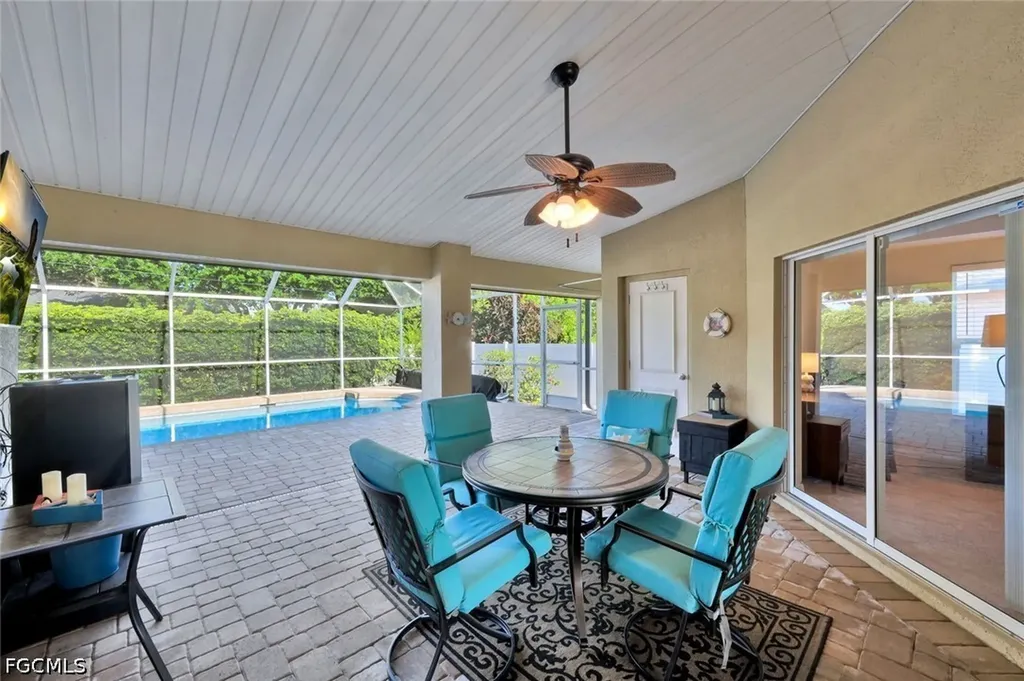 2217 NE 1st Place Cape Coral FL 33909