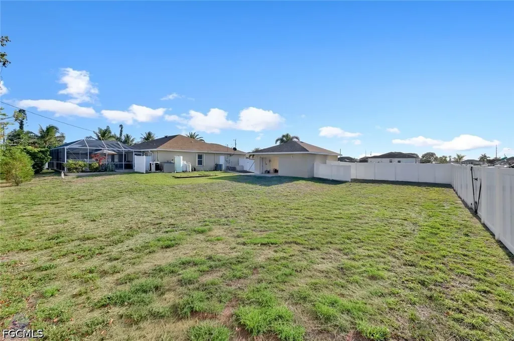 2217 NE 1st Place Cape Coral FL 33909