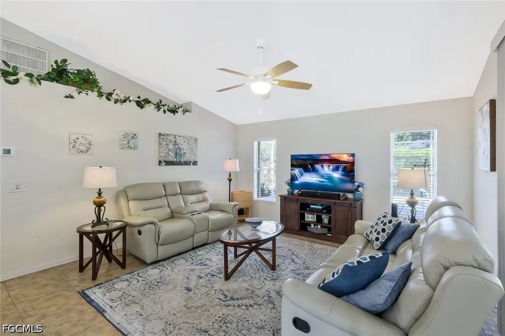 2217 NE 1st Place Cape Coral FL 33909