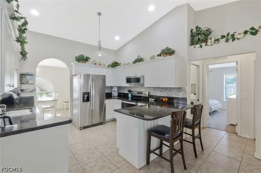 2217 NE 1st Place Cape Coral FL 33909