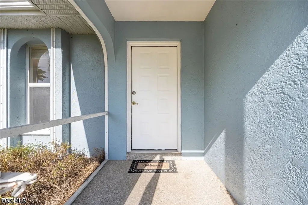 2212 SW 11th Court Cape Coral FL 33991
