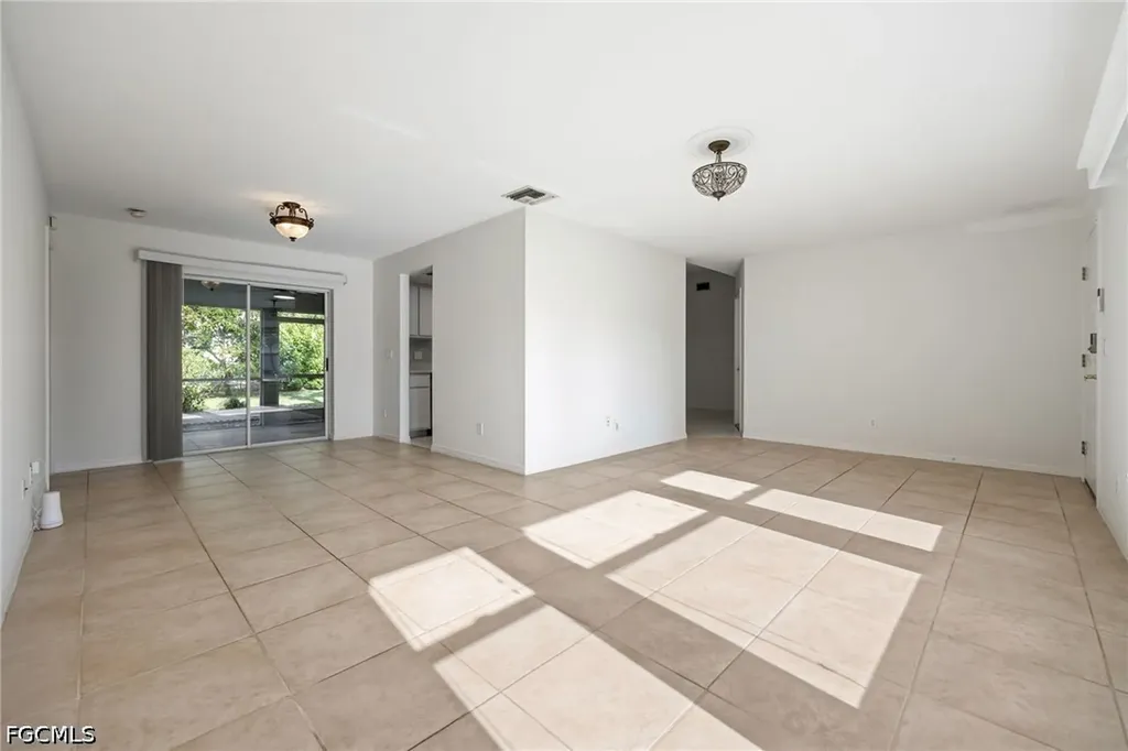 2212 SW 11th Court Cape Coral FL 33991