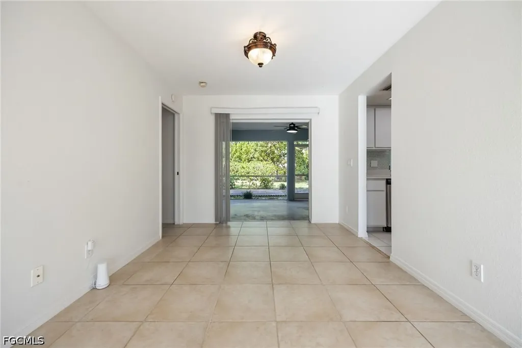 2212 SW 11th Court Cape Coral FL 33991