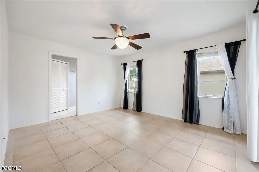 2212 SW 11th Court Cape Coral FL 33991