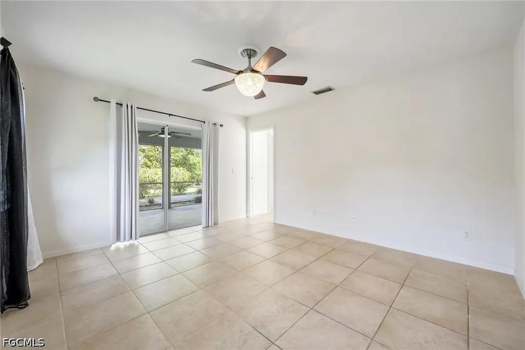 2212 SW 11th Court Cape Coral FL 33991