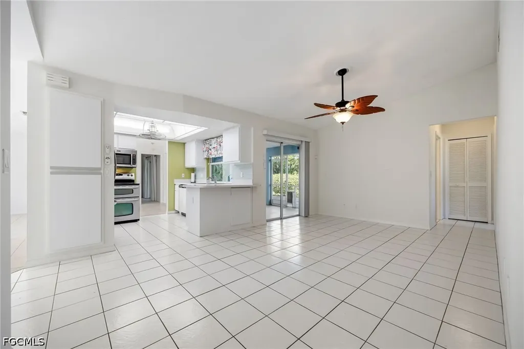 2212 SW 11th Court Cape Coral FL 33991