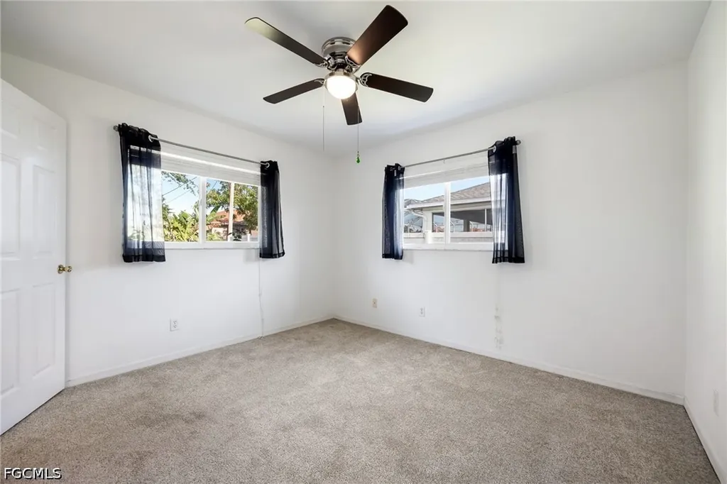 2212 SW 11th Court Cape Coral FL 33991
