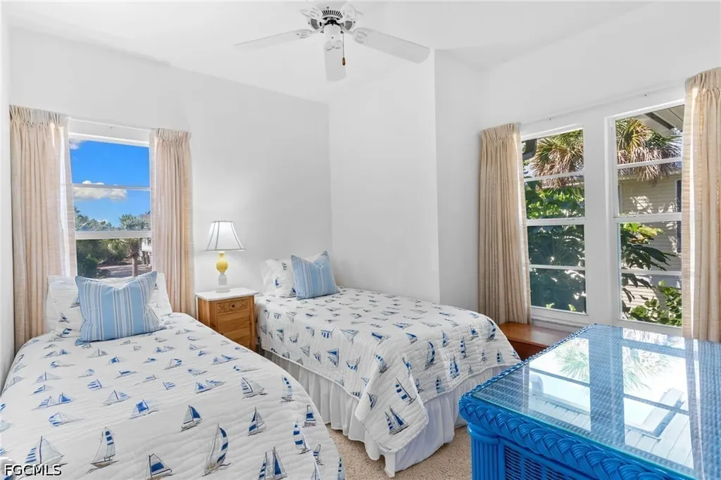 480 Las Tiendas Lane Sanibel FL 33957