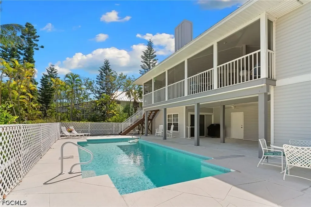 480 Las Tiendas Lane Sanibel FL 33957