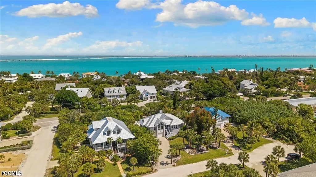 480 Las Tiendas Lane Sanibel FL 33957