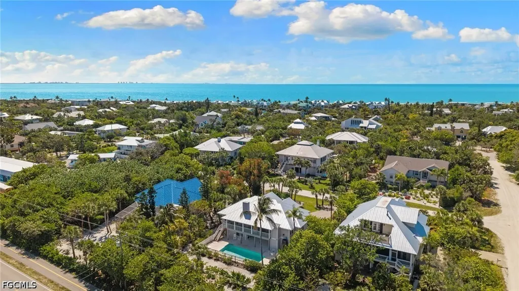 480 Las Tiendas Lane Sanibel FL 33957