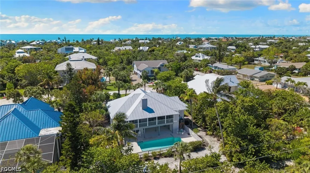 480 Las Tiendas Lane Sanibel FL 33957