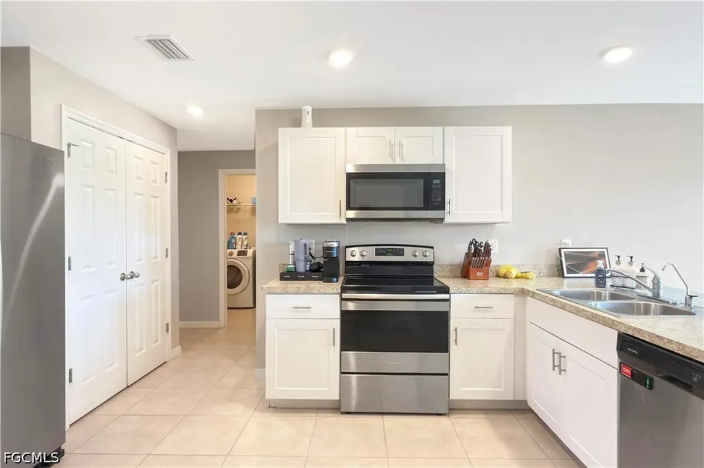 4323 NE 21st Avenue Cape Coral FL 33909