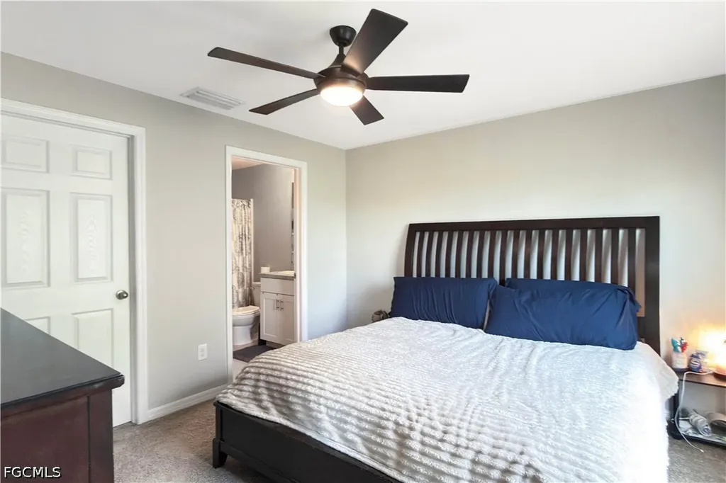 4323 NE 21st Avenue Cape Coral FL 33909