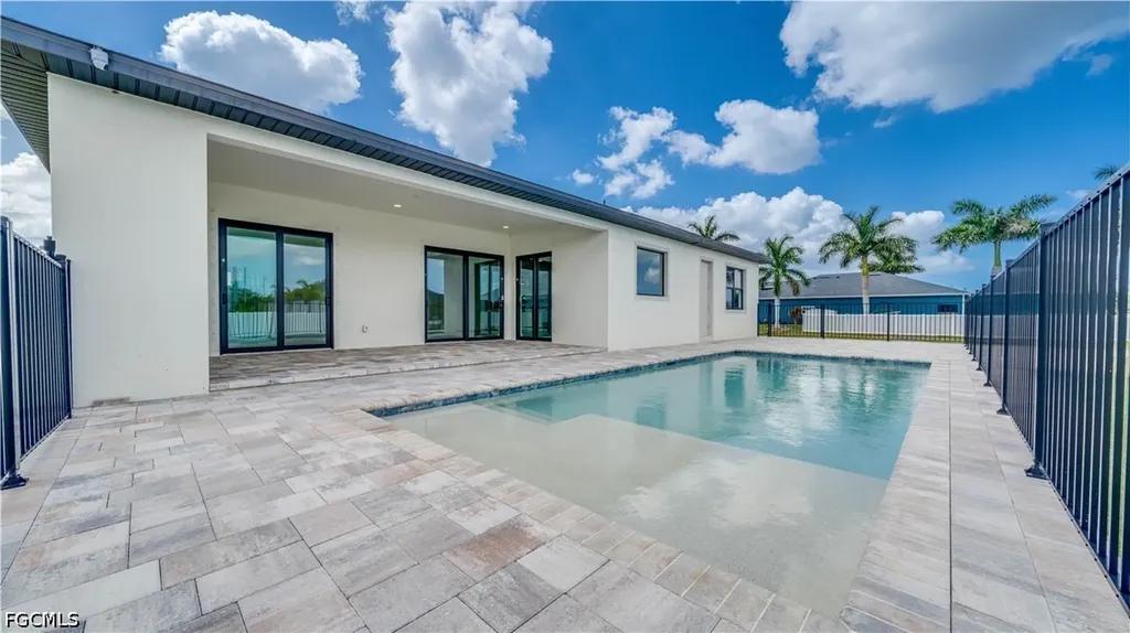 3805 SW 1st Street Cape Coral FL 33991