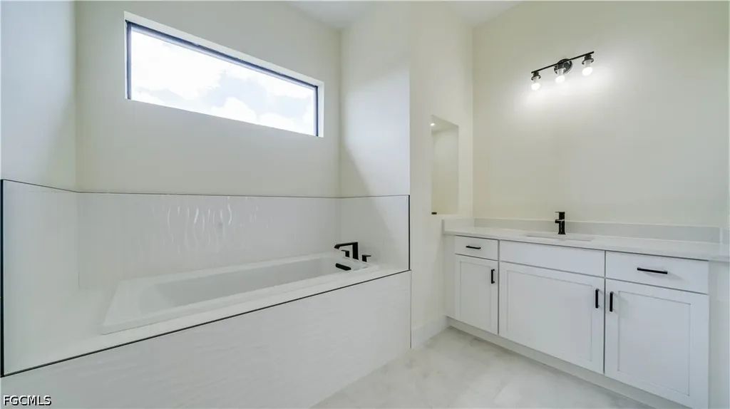 3805 SW 1st Street Cape Coral FL 33991