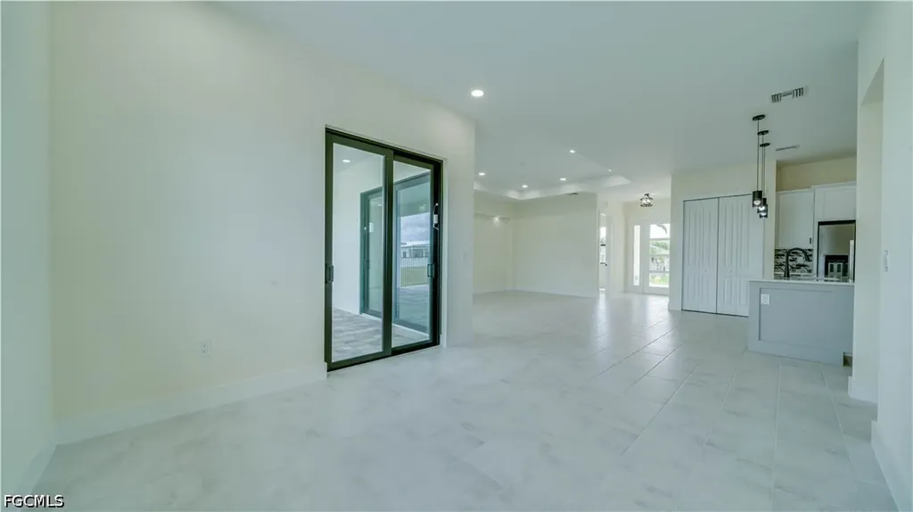 3805 SW 1st Street Cape Coral FL 33991