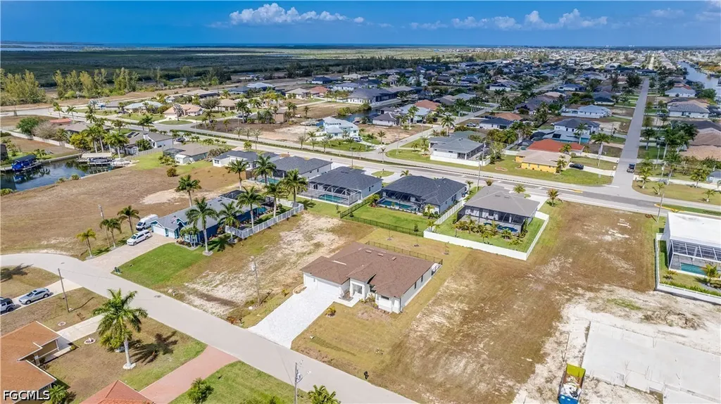 3805 SW 1st Street Cape Coral FL 33991