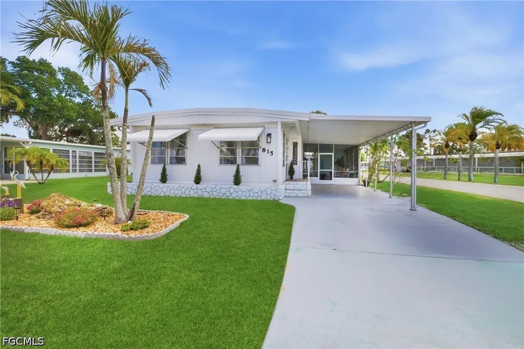 815 Holly Berry Court North Fort Myers FL 33917