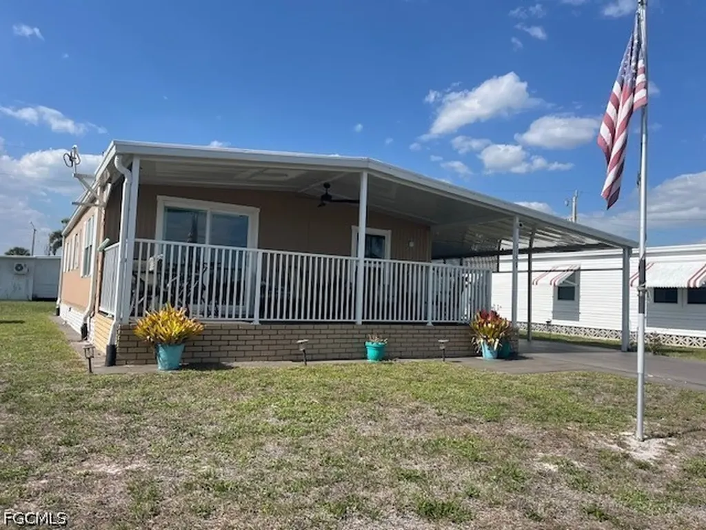 3159 Pluto Circle North Fort Myers FL 33903
