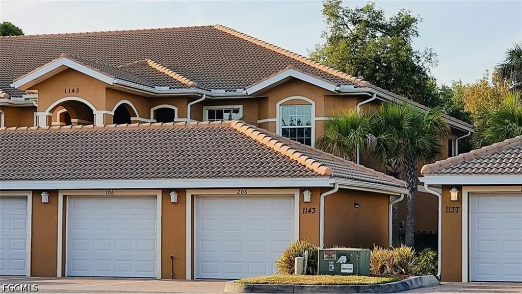 1137 Winding Pines Circle Cape Coral FL 33909