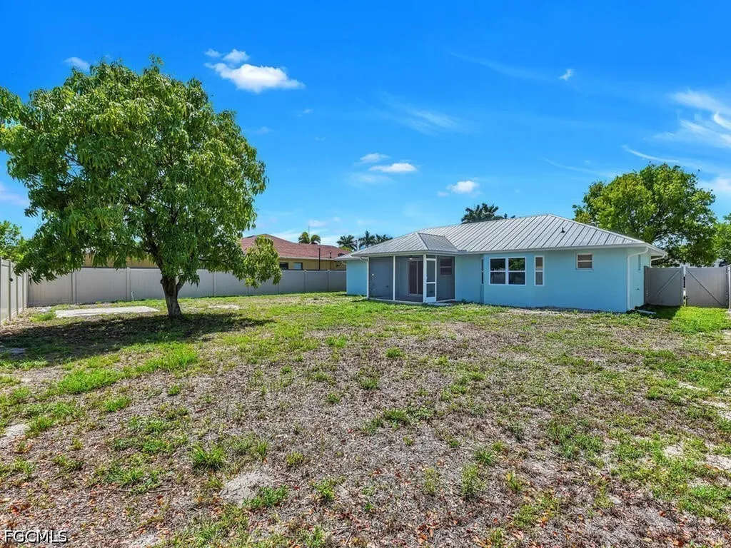 2509 Academy Boulevard Cape Coral FL 33904