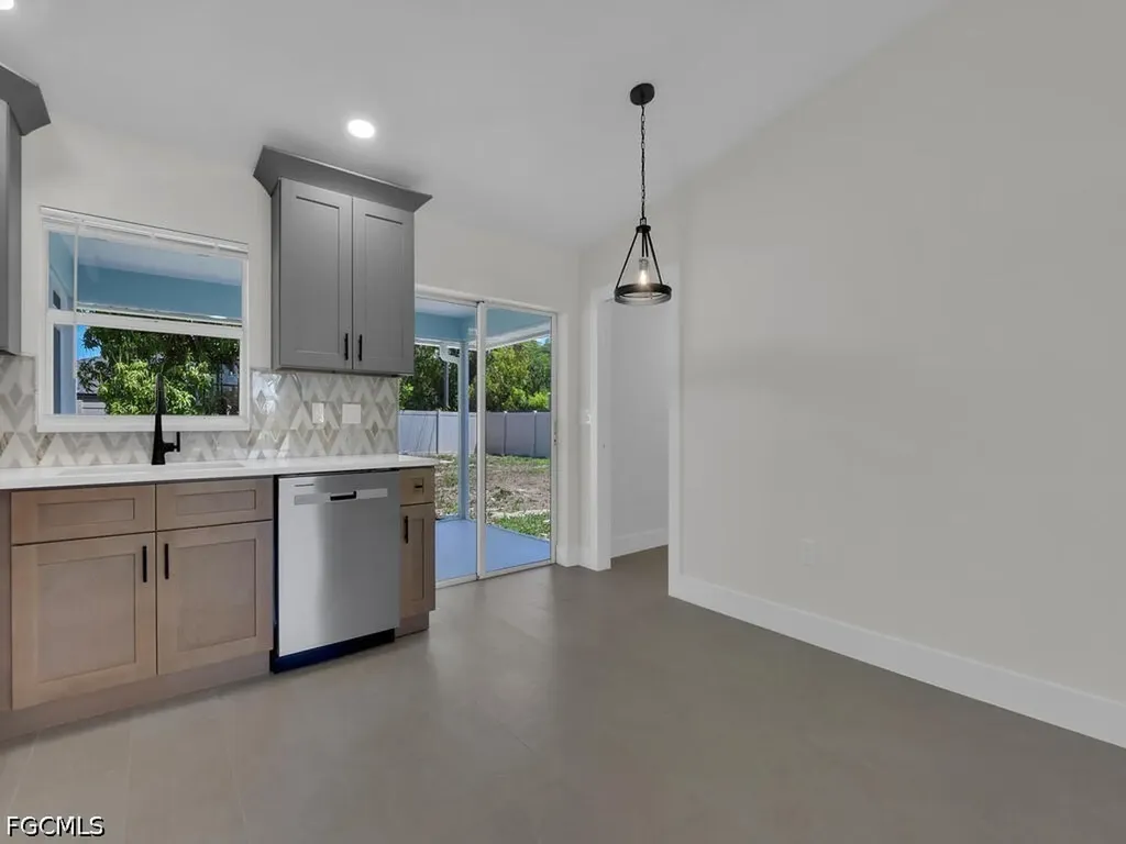 2509 Academy Boulevard Cape Coral FL 33904