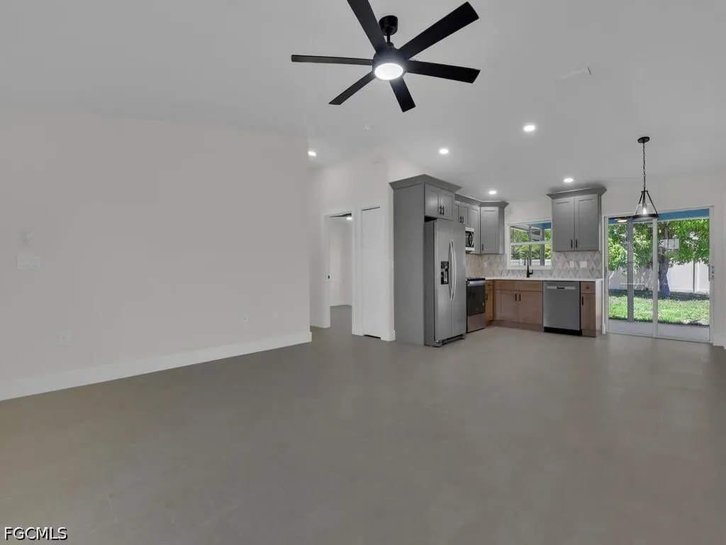 2509 Academy Boulevard Cape Coral FL 33904