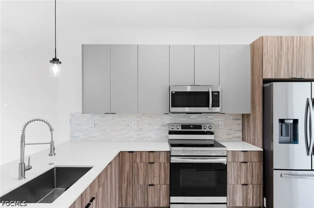 1236 NW 25th Place Cape Coral FL 33993