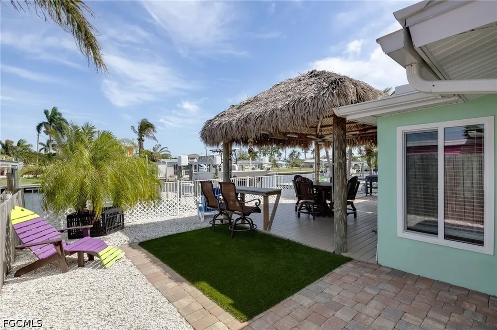 2639 Bridgeview Street Matlacha FL 33993